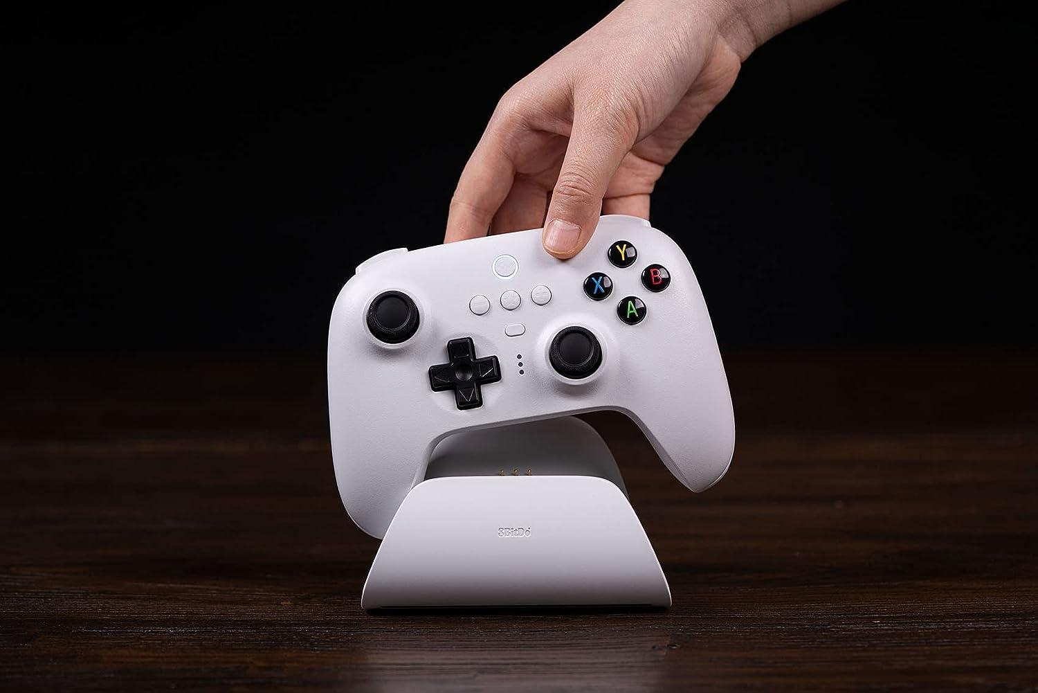Appraisal of 8Bitdo Ultimate 2.4g Wireless Controller With Charging Dock